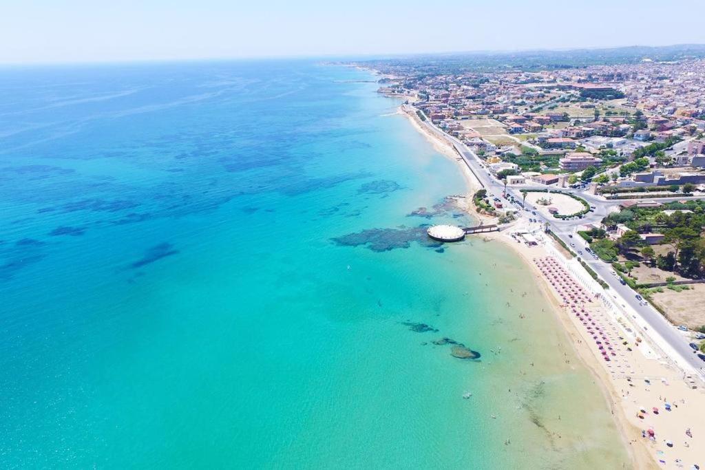 B&B Dreaming Avola Bagian luar foto